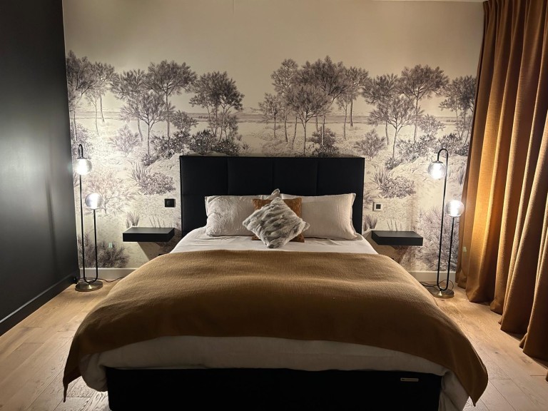 Les tendances actuelles de papier peint pour revitaliser votre intérieur